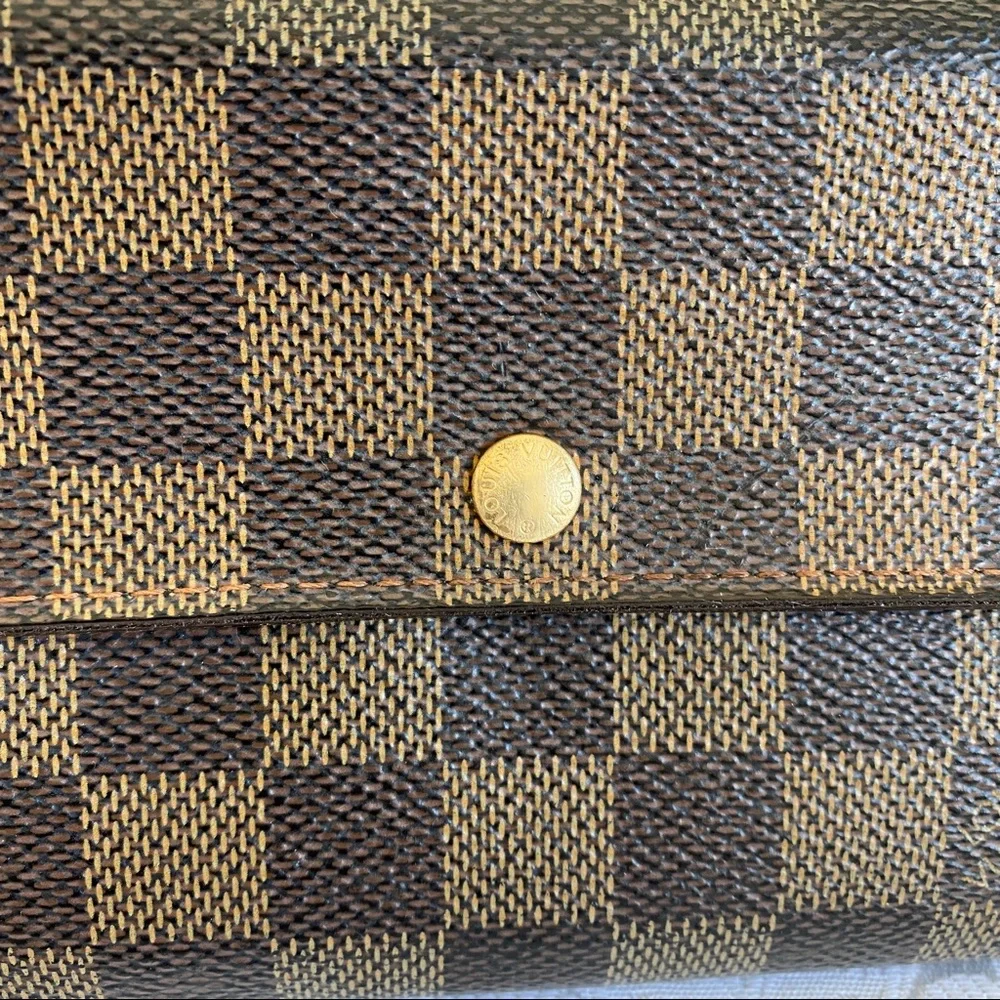 LOUIS VUITTON Damier Ebene Sarah Wallet